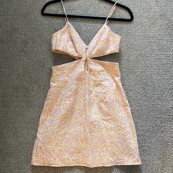 Zara Dresses & Skirts - Zara Floral Dress